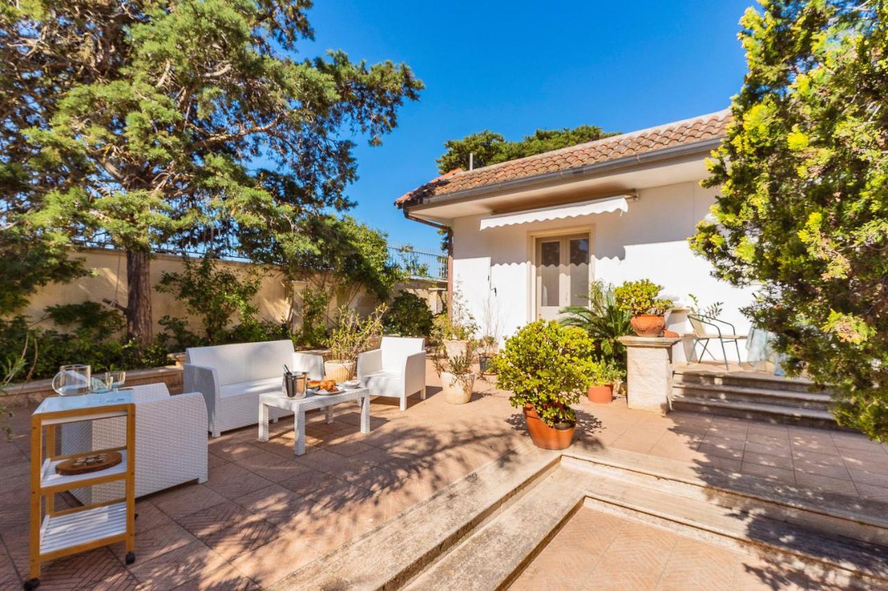 לינה וארוחת בוקר לצ'ה Garden View Near The Sea מראה חיצוני תמונה